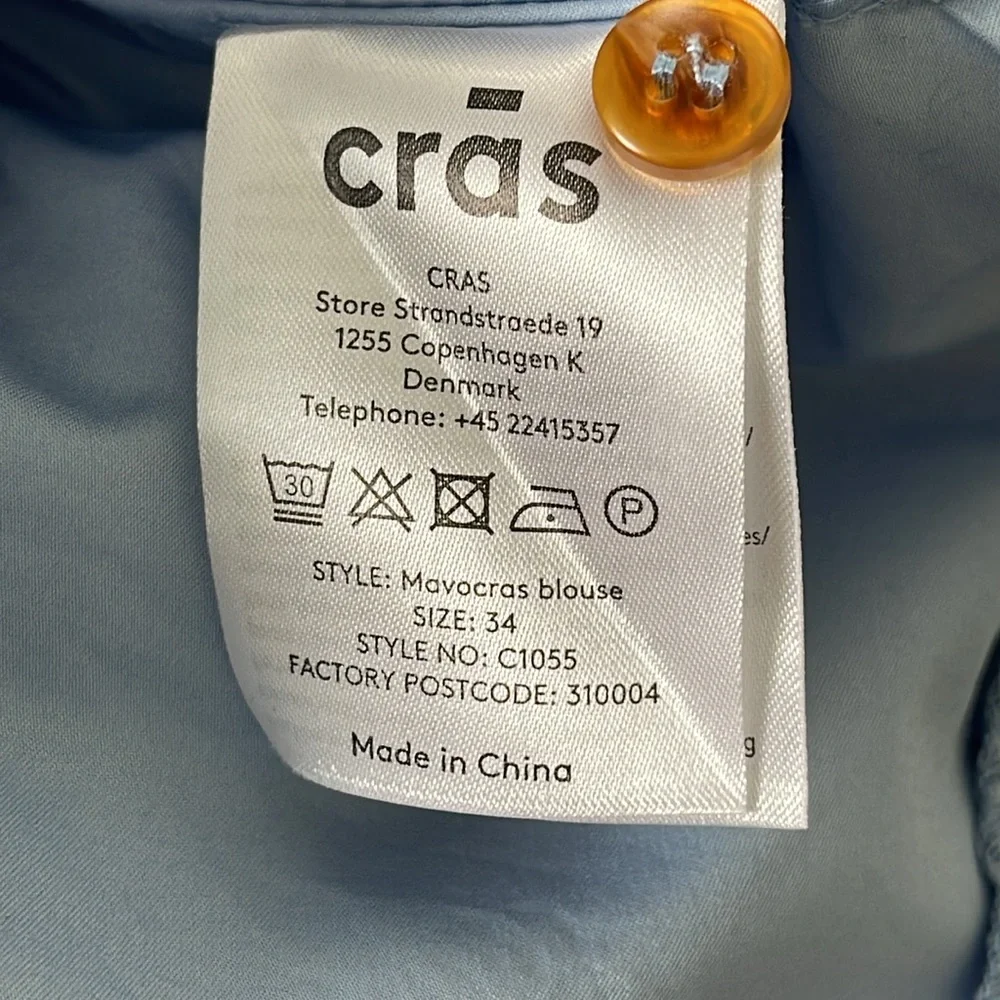 crās Ruffled Back Button Top - Picture 6 of 10